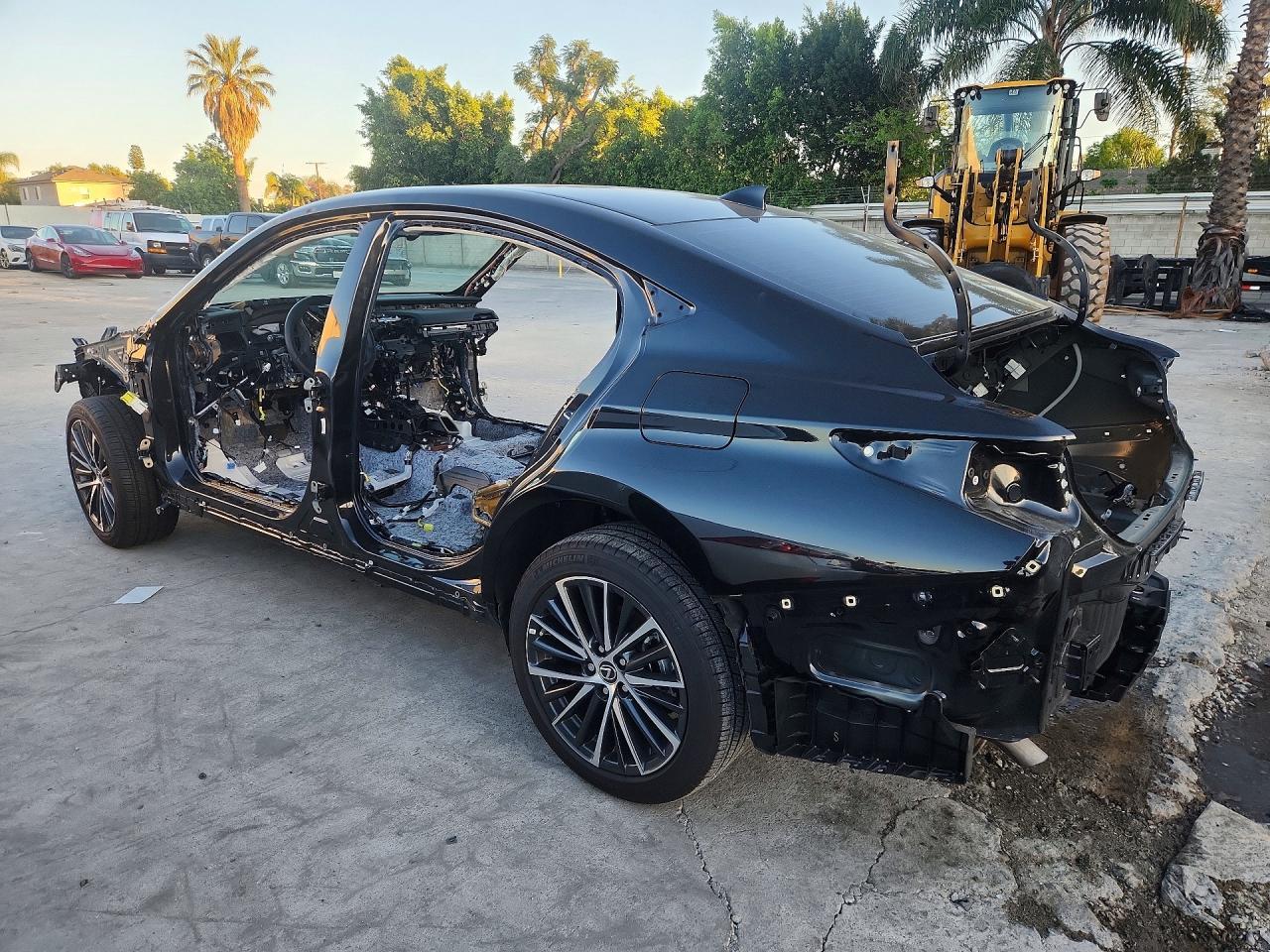 2025 LEXUS ES 300H