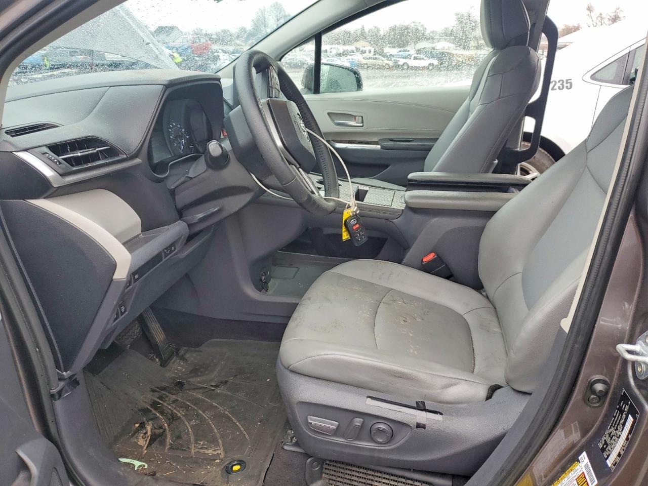 2021 TOYOTA SIENNA