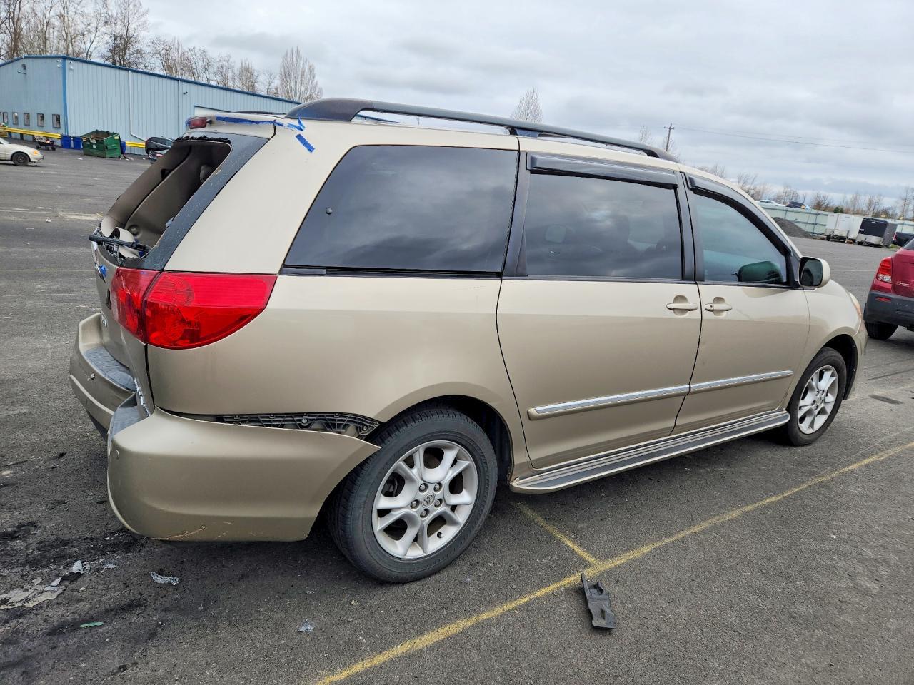 2006 TOYOTA SIENNA