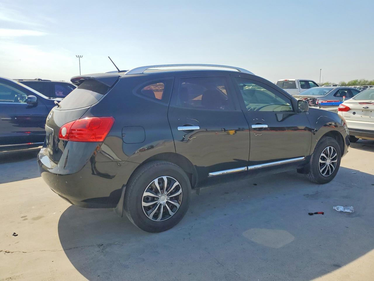 2014 NISSAN ROGUE