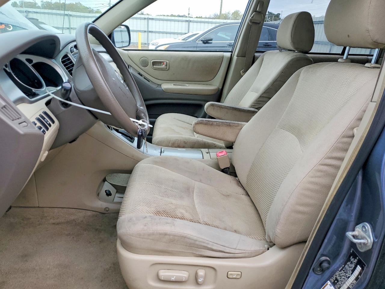 2004 TOYOTA HIGHLANDER