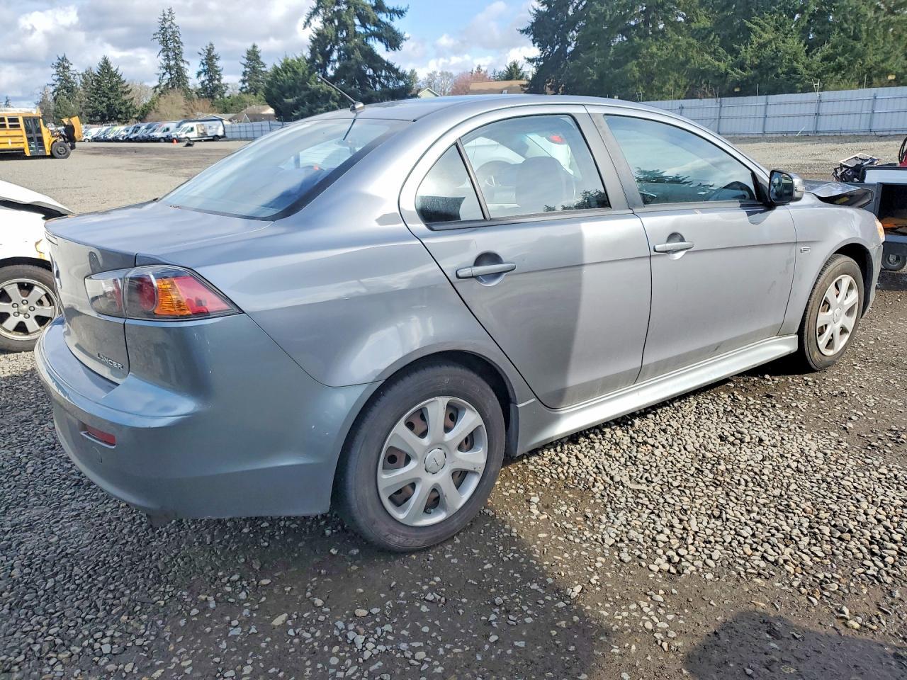 2015 MITSUBISHI LANCER