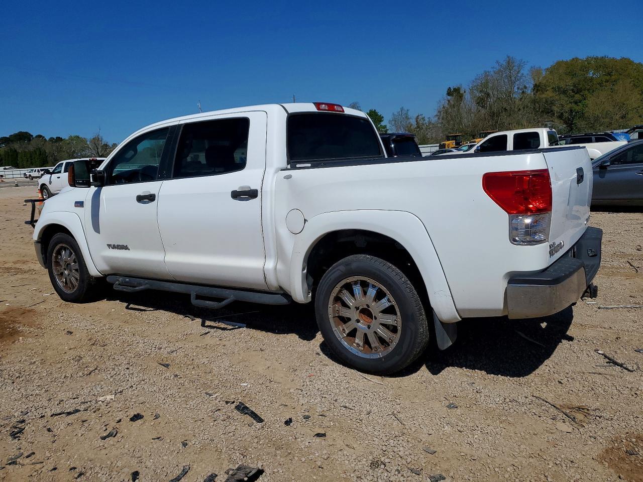 2011 TOYOTA TUNDRA