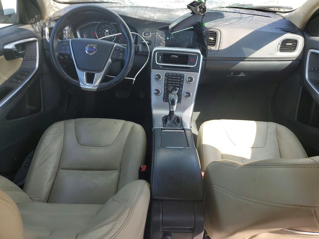 2017 VOLVO S60