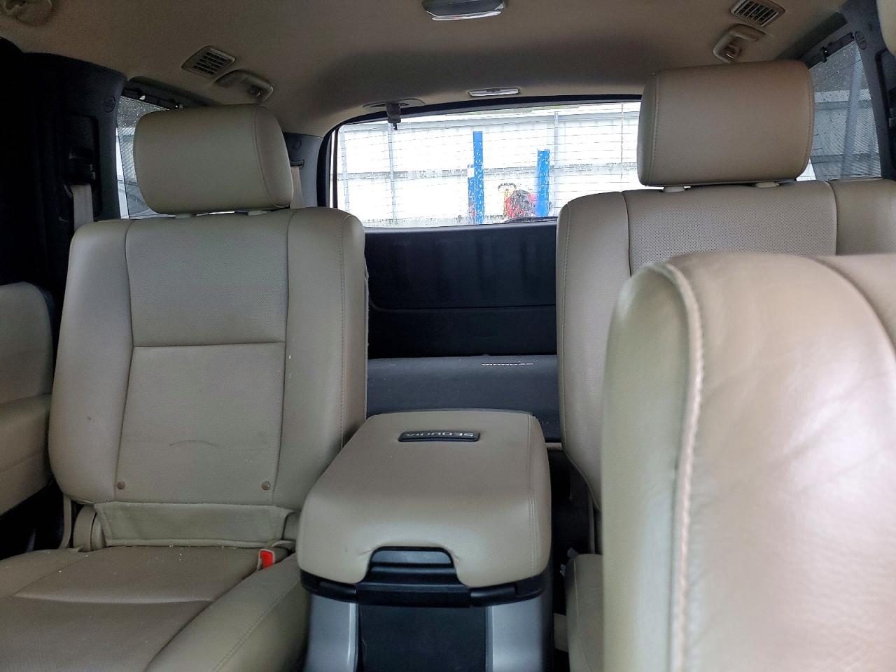 2012 TOYOTA Sequoia