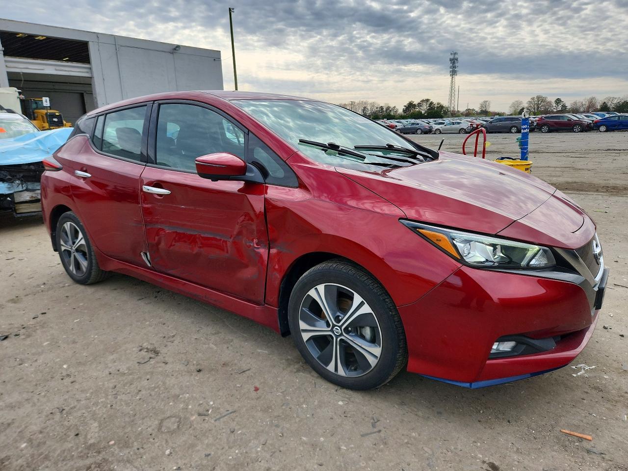 2021 NISSAN LEAF