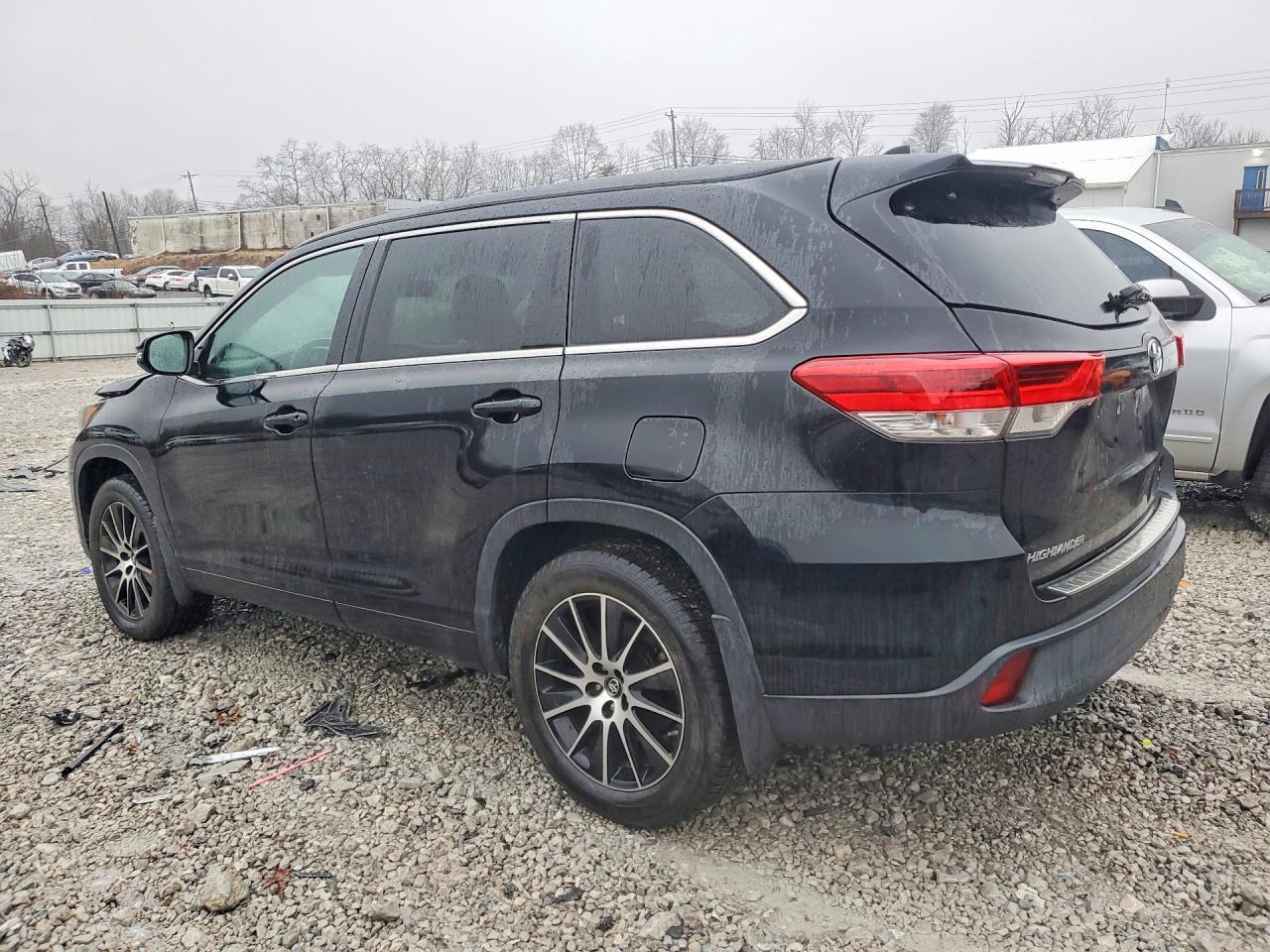 2017 TOYOTA HIGHLANDER