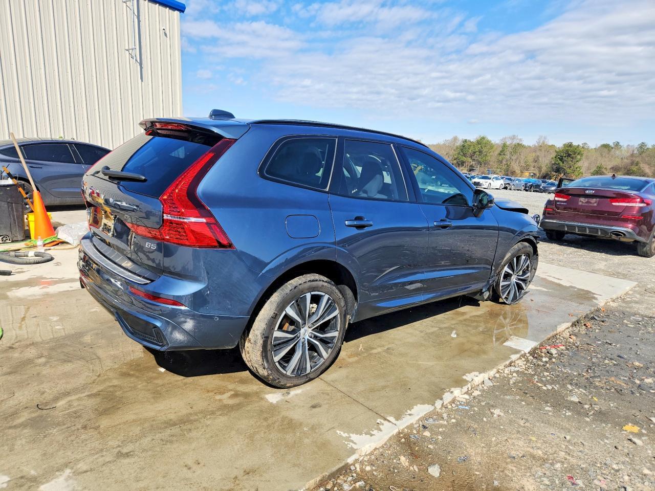 2023 VOLVO XC60