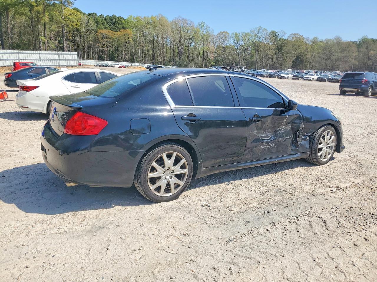 2011 INFINITI G37