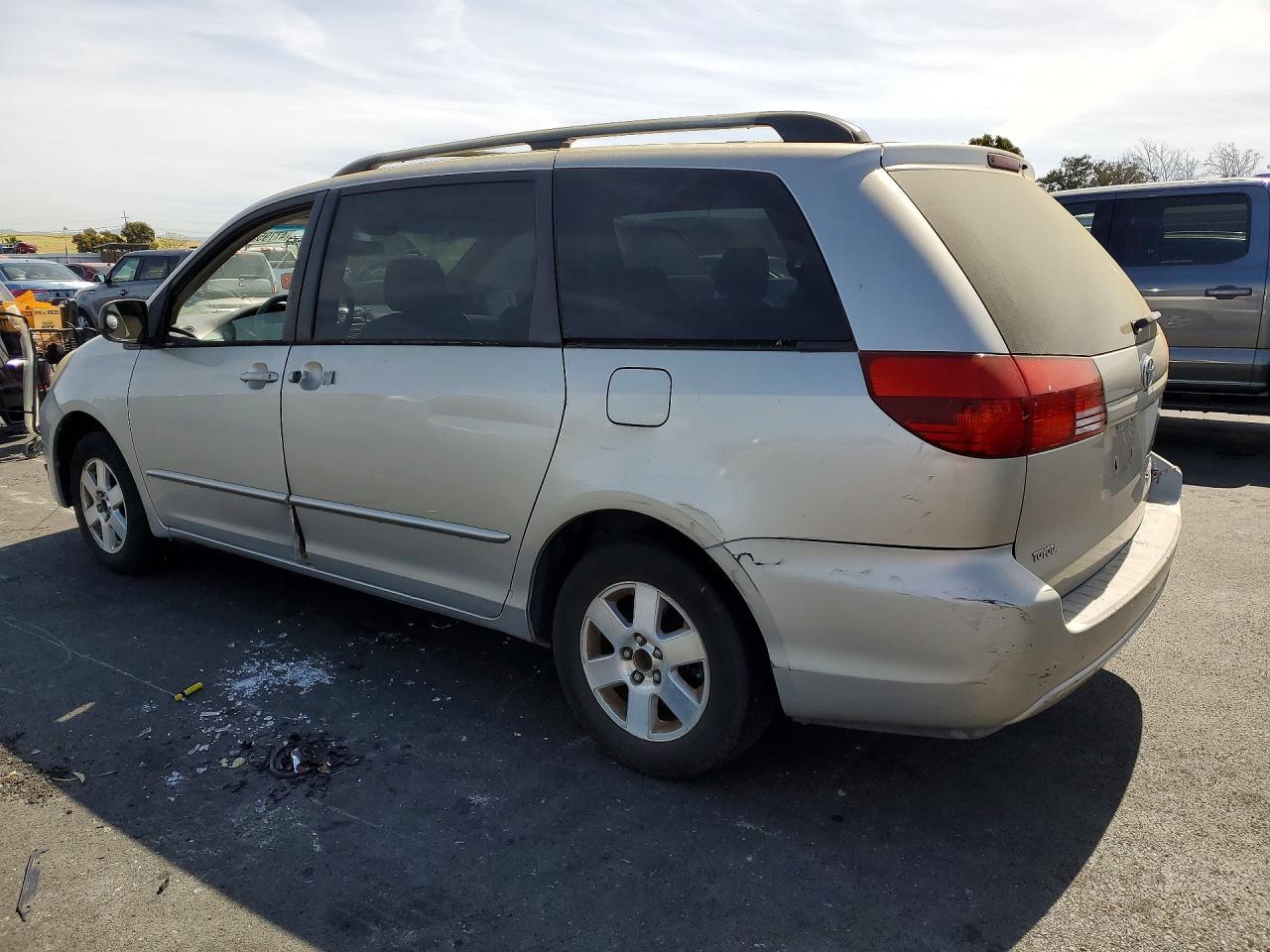 2005 TOYOTA SIENNA