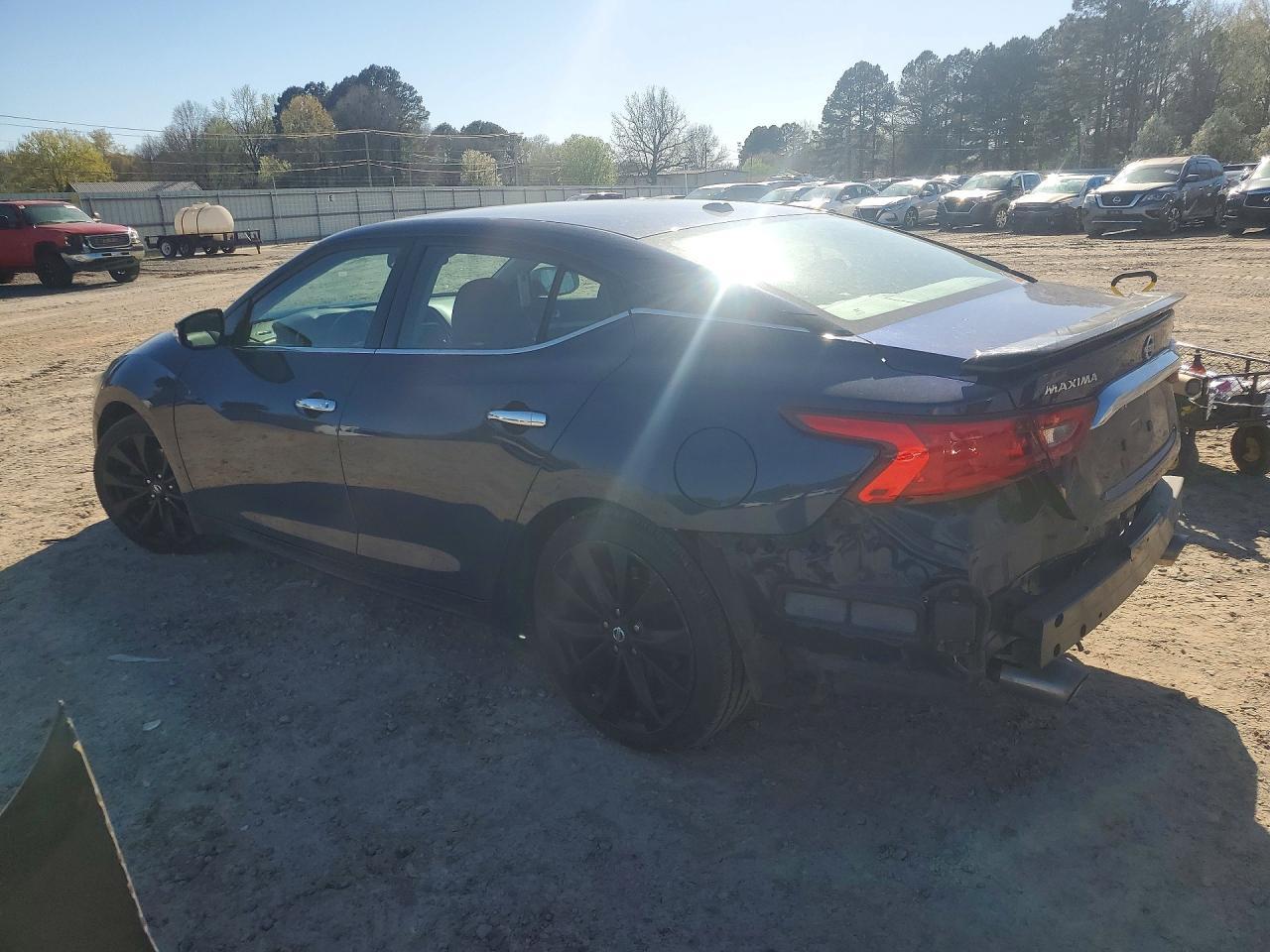 2017 NISSAN Maxima