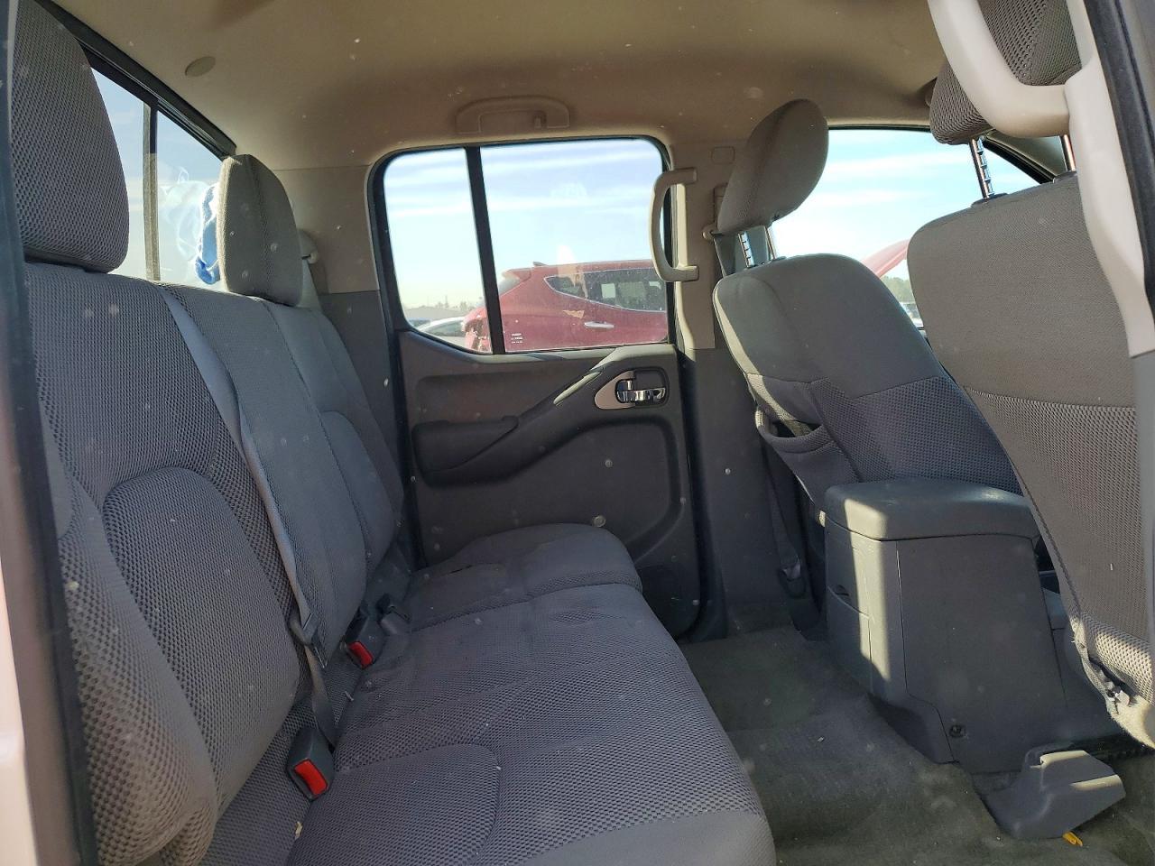 2017 NISSAN Frontier