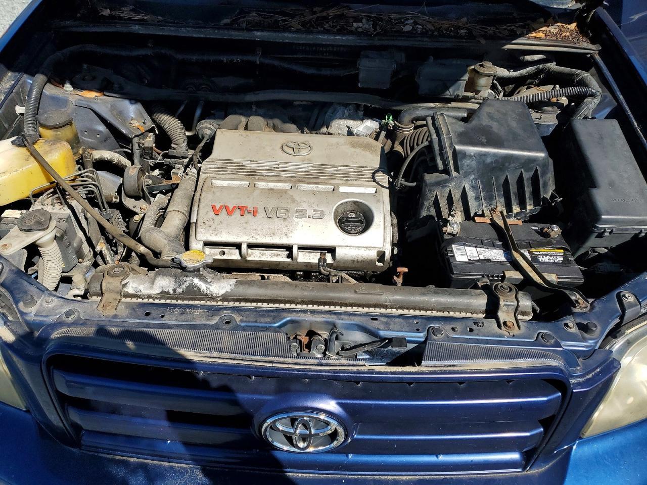 2004 TOYOTA HIGHLANDER