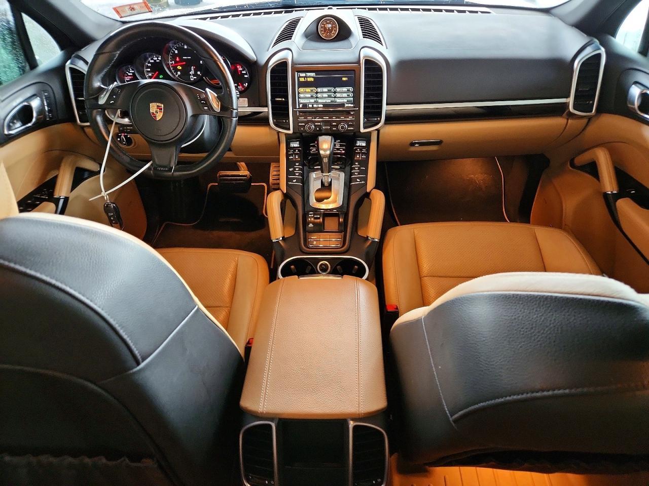 2014 PORSCHE CAYENNE