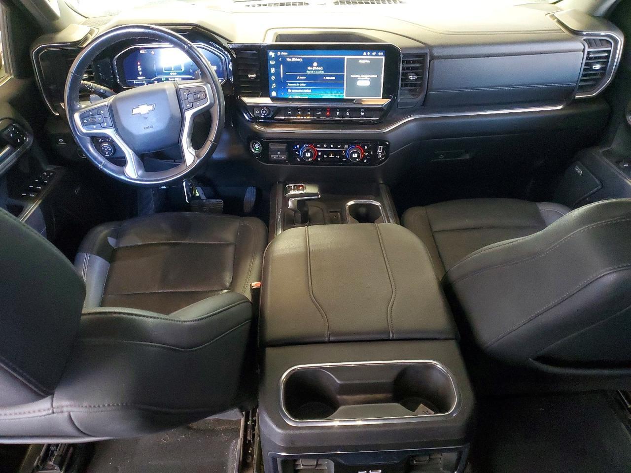 2024 CHEVROLET Silverado