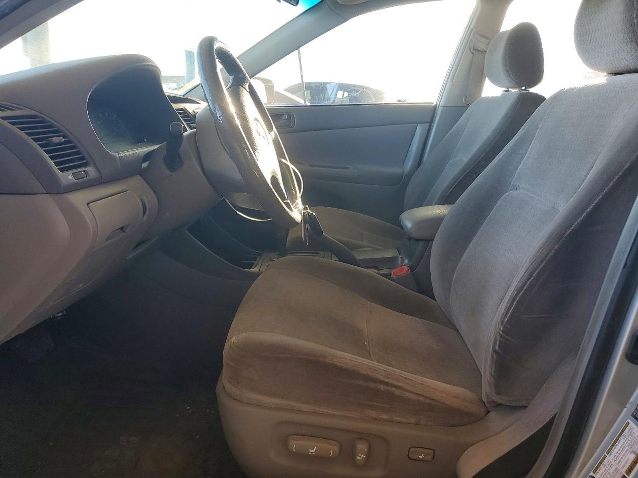 2004 TOYOTA CAMRY