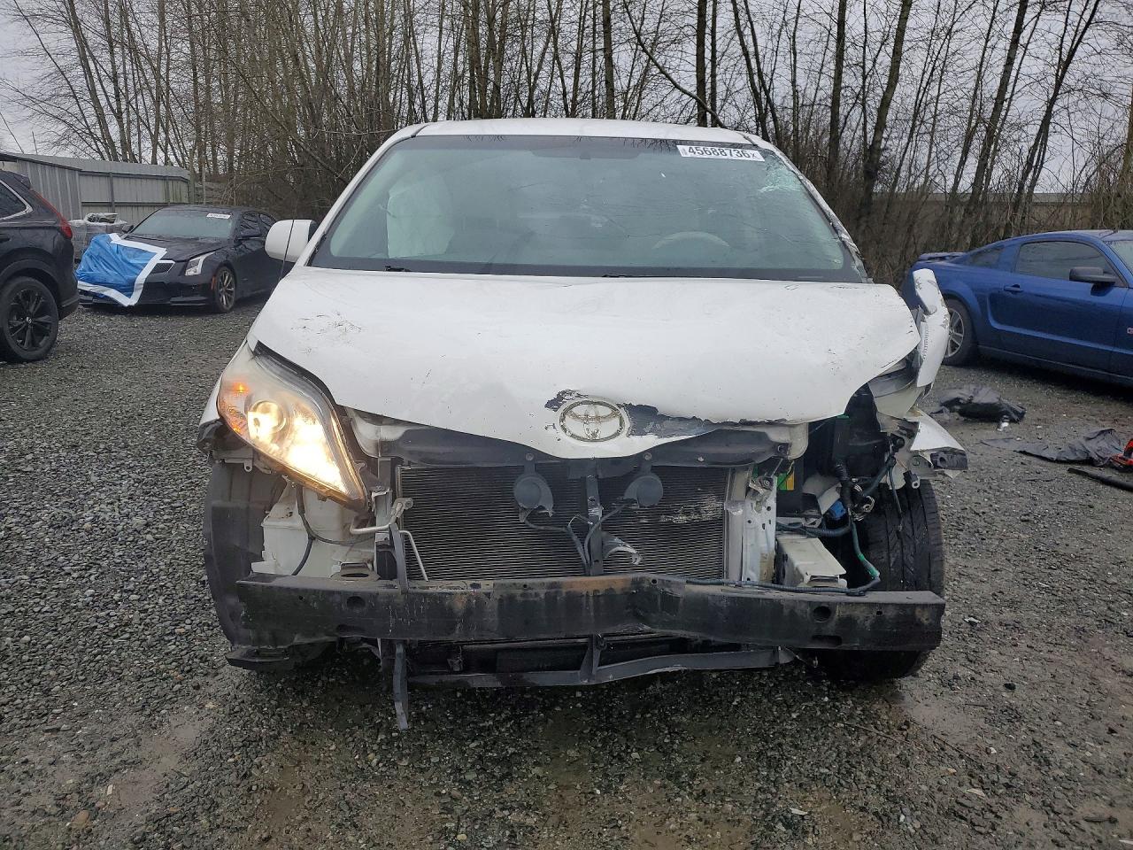 2014 TOYOTA SIENNA