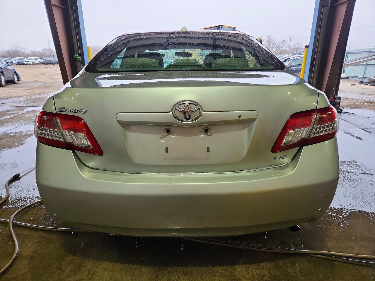 2011 TOYOTA CAMRY
