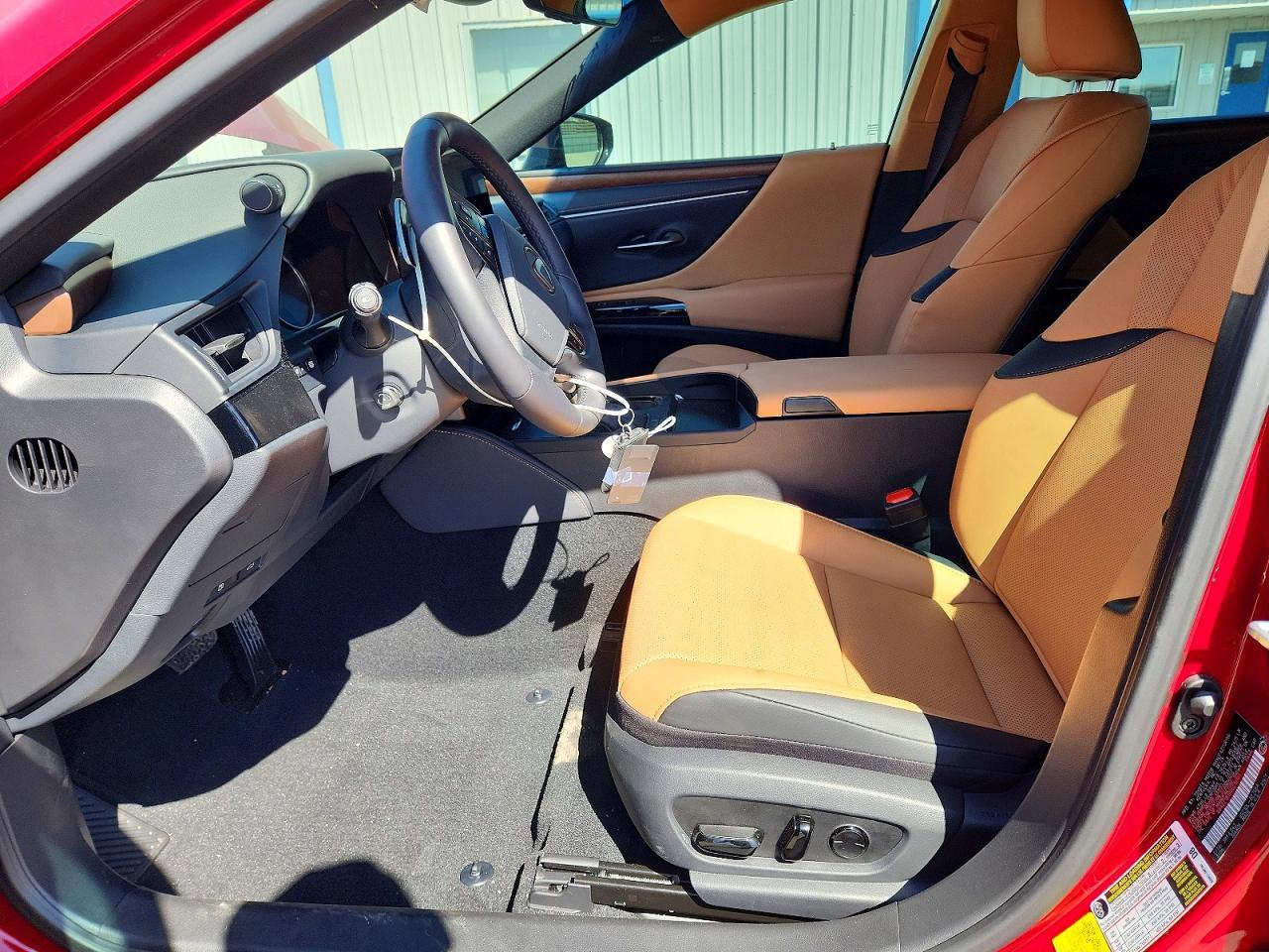 2025 LEXUS ES 350