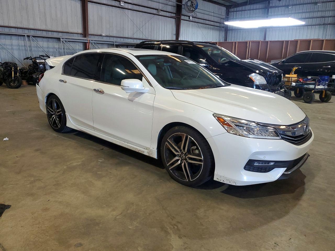 2017 HONDA ACCORD