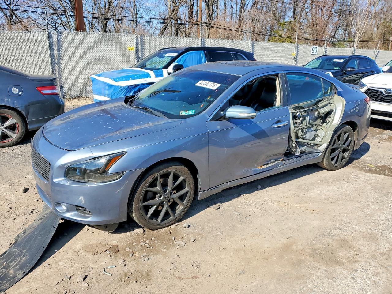 2010 NISSAN Maxima