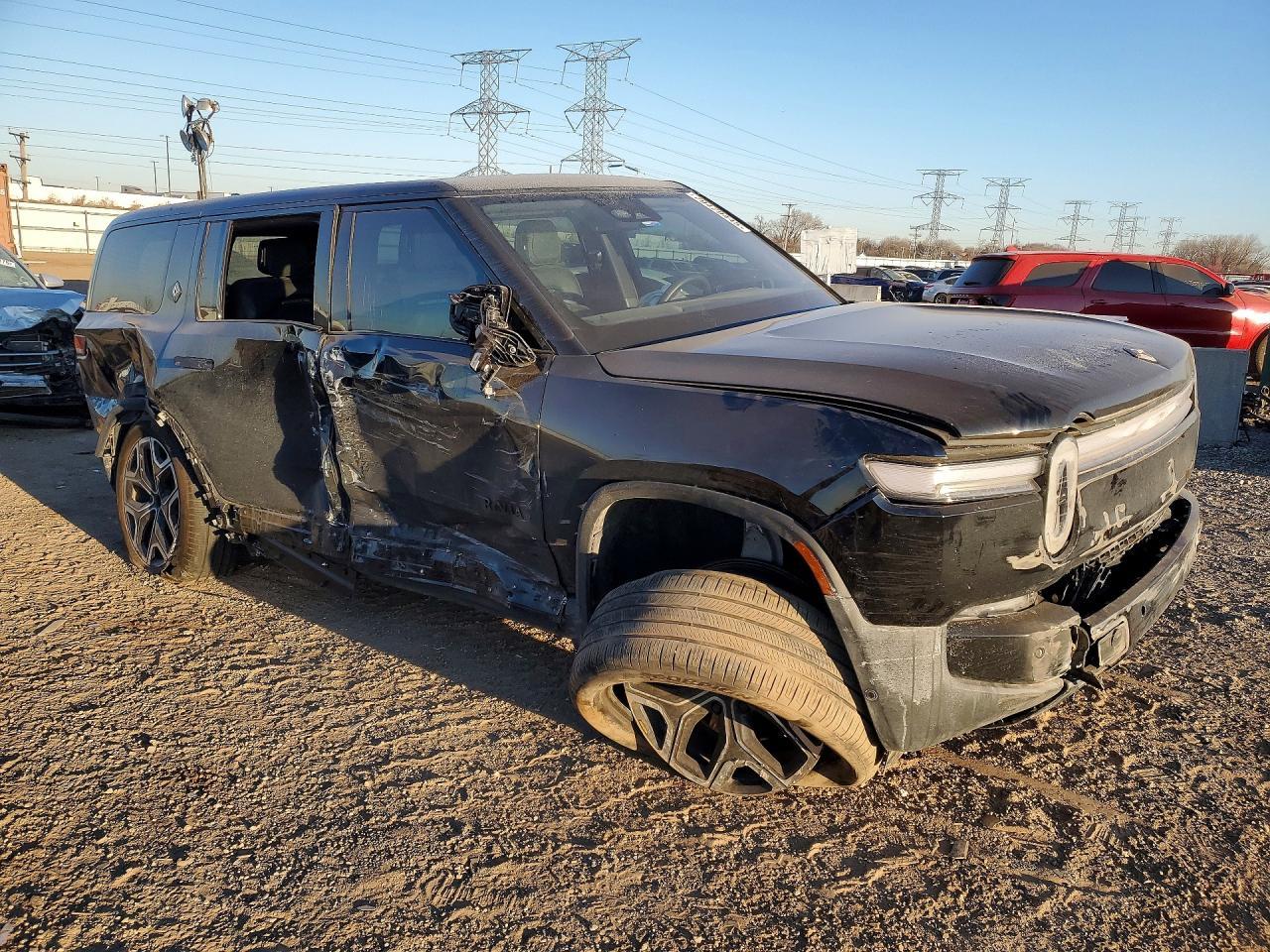 2025 RIVIAN R1s