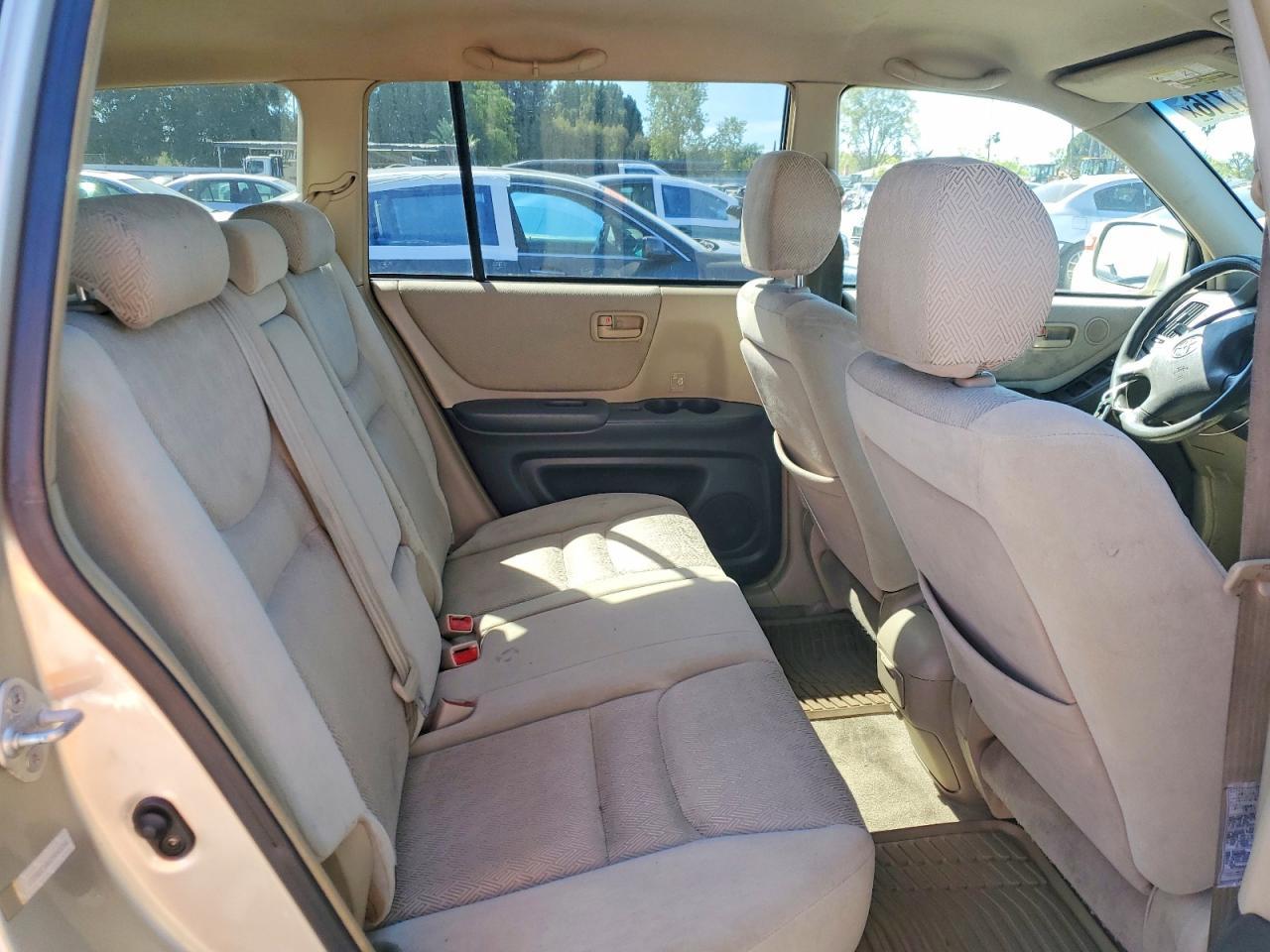 2002 TOYOTA HIGHLANDER