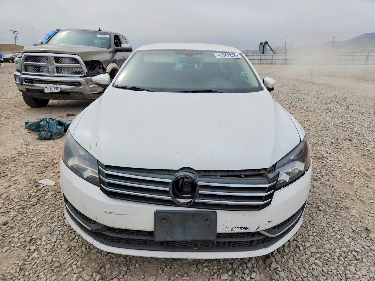 2012 VOLKSWAGEN Passat