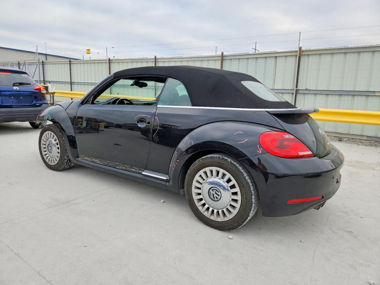 2016 VOLKSWAGEN Beetle