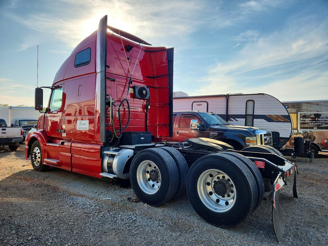 2016 VOLVO VNL