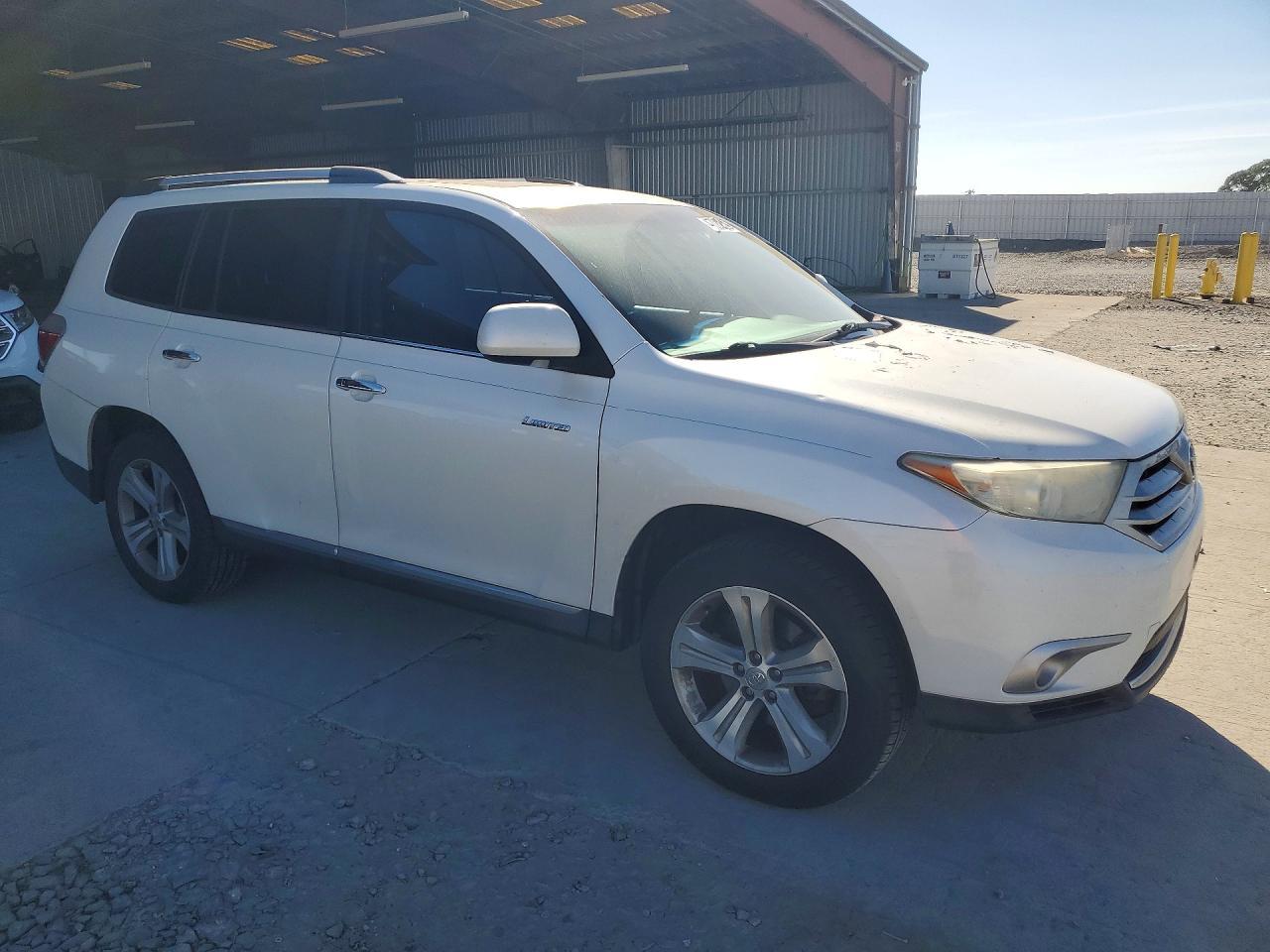 2013 TOYOTA HIGHLANDER