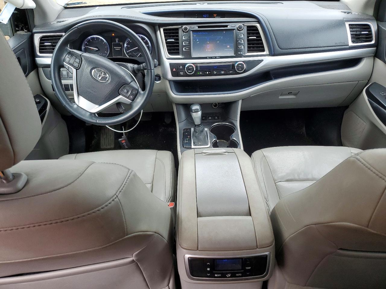 2016 TOYOTA HIGHLANDER