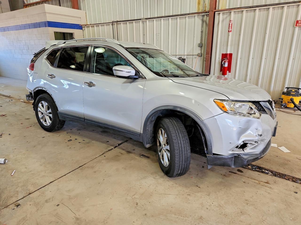 2016 NISSAN ROGUE