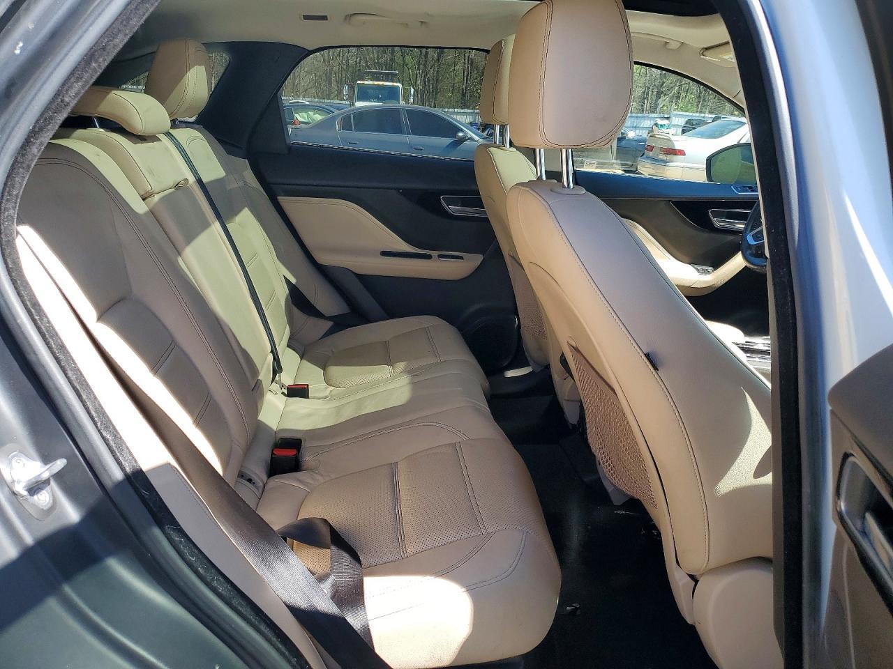 2018 JAGUAR F-Pace