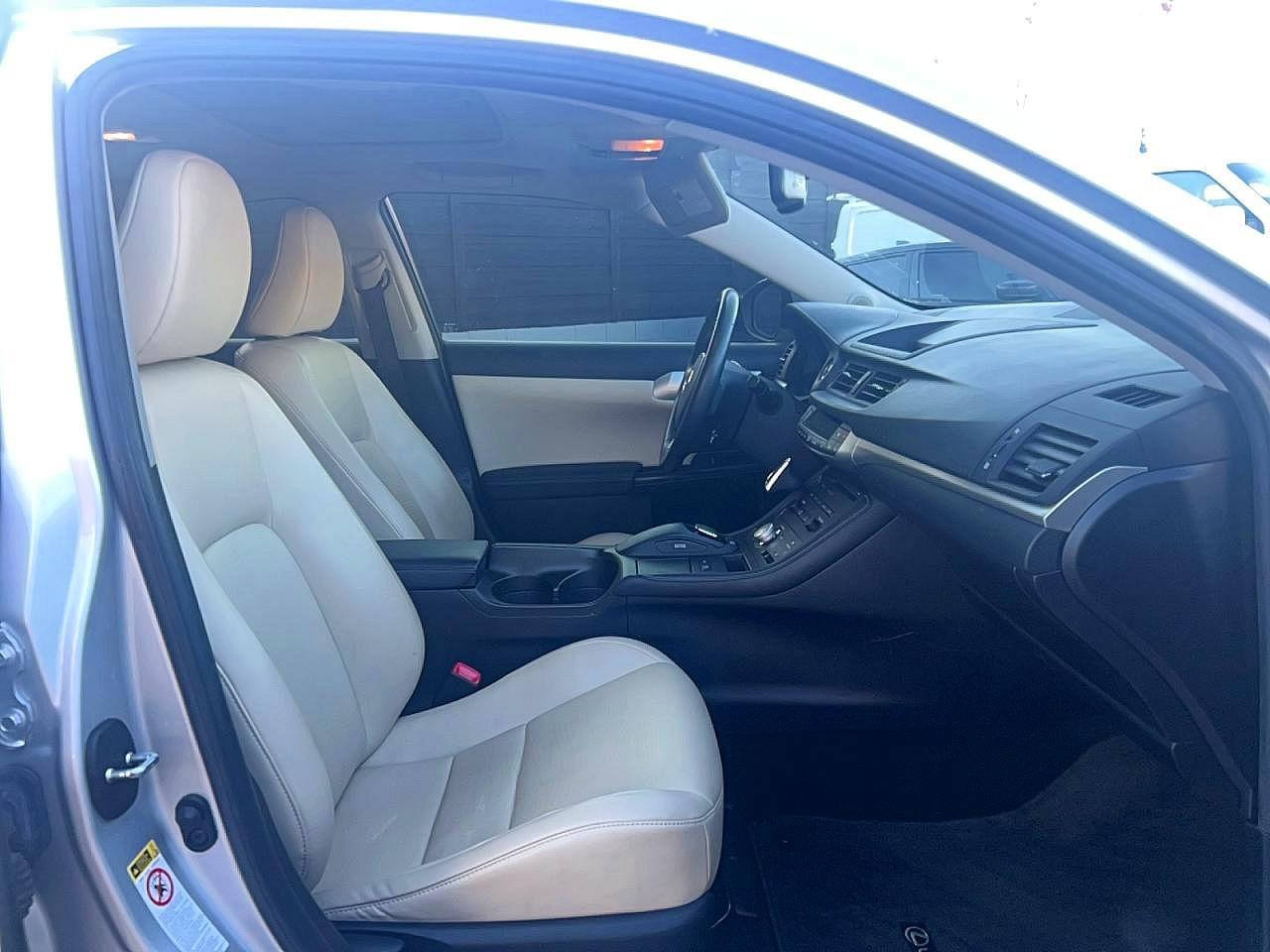 2011 LEXUS CT 200H