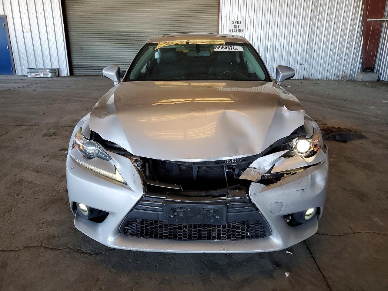2016 LEXUS IS 200t