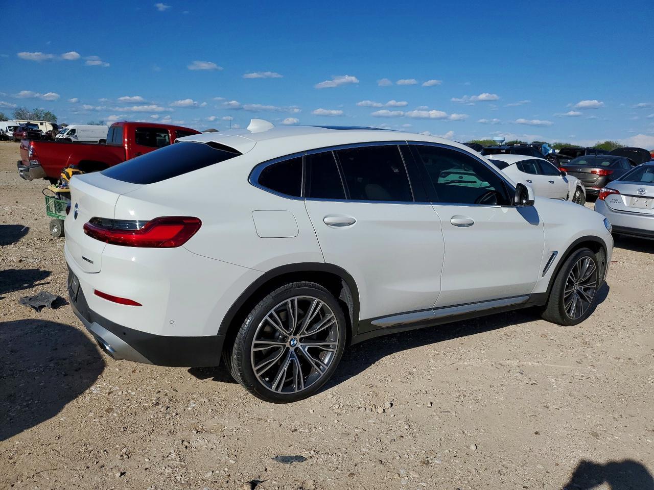 2022 BMW X4