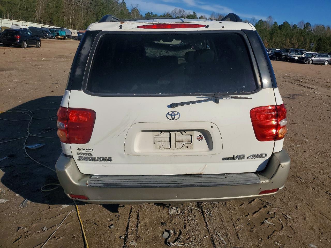 2004 TOYOTA Sequoia