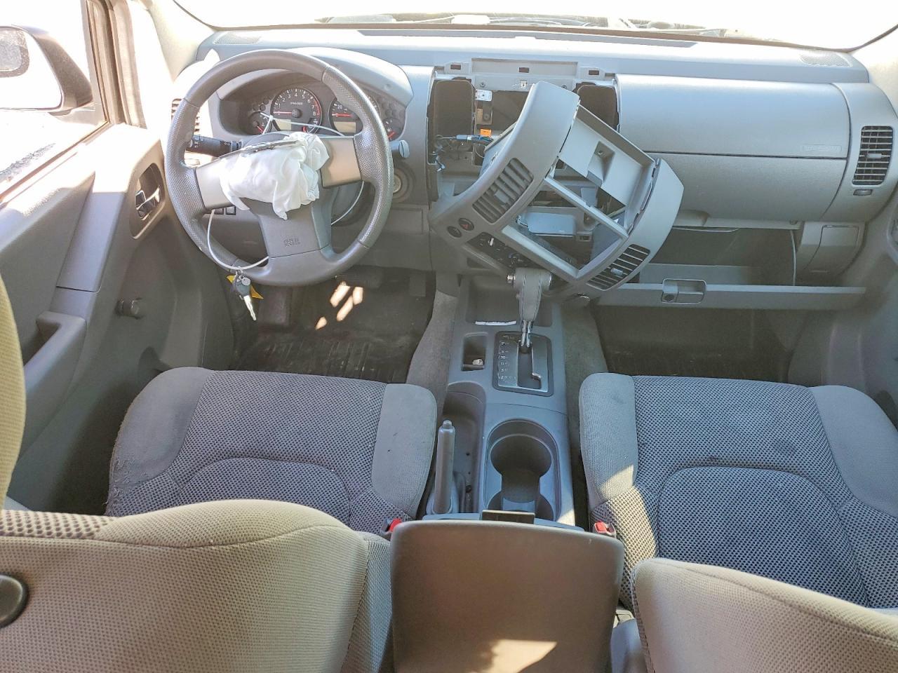 2011 NISSAN Frontier