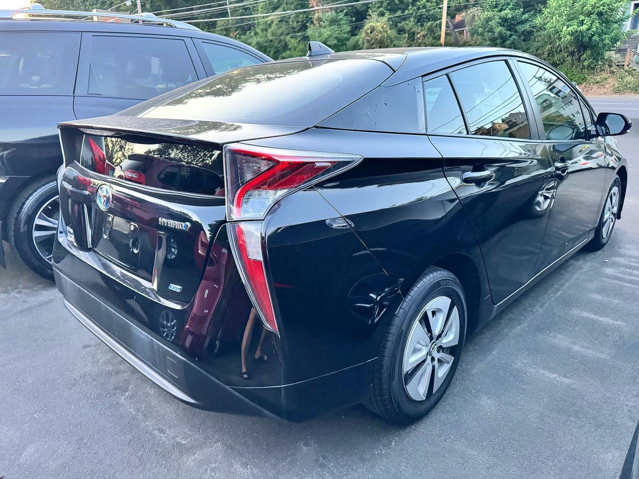 2016 TOYOTA PRIUS