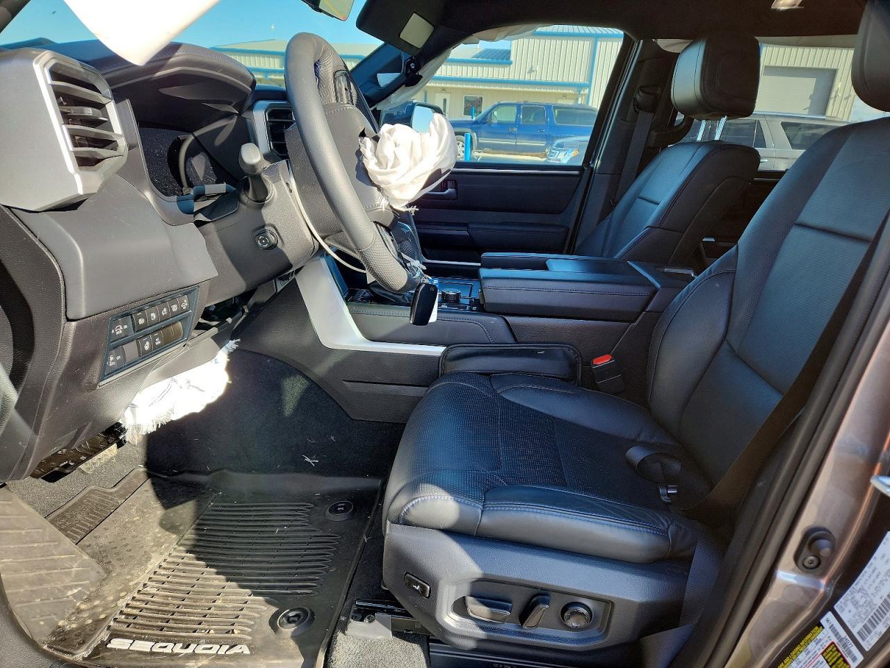 2025 TOYOTA Sequoia