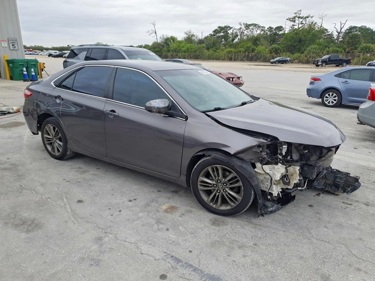 2016 TOYOTA CAMRY