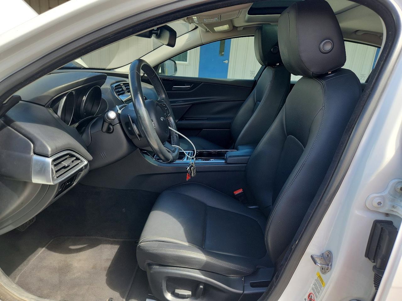 2017 JAGUAR XE