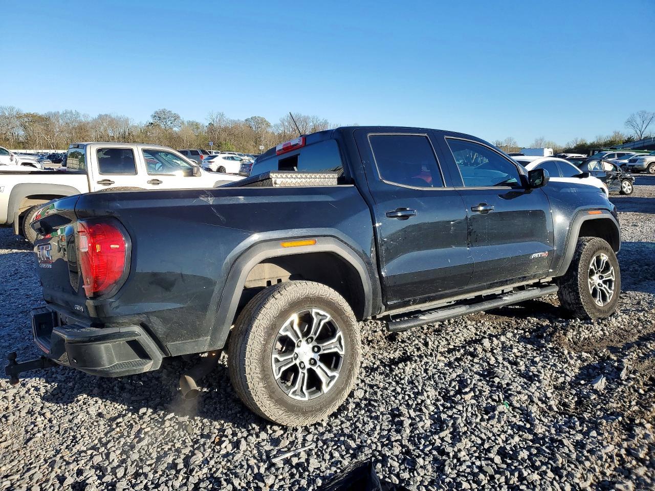 2024 GMC CANYON