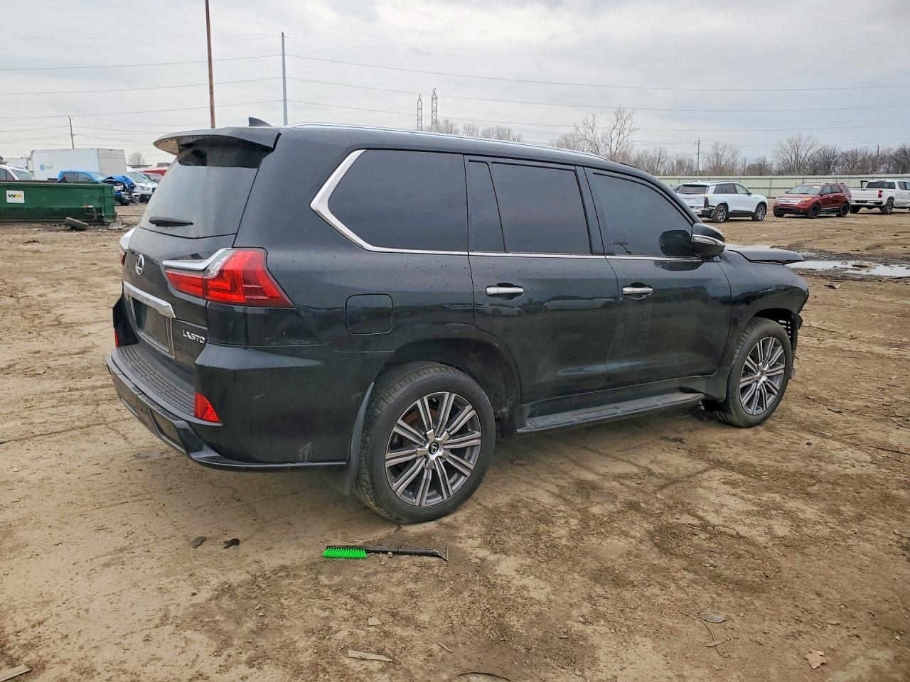 2016 LEXUS LX 570