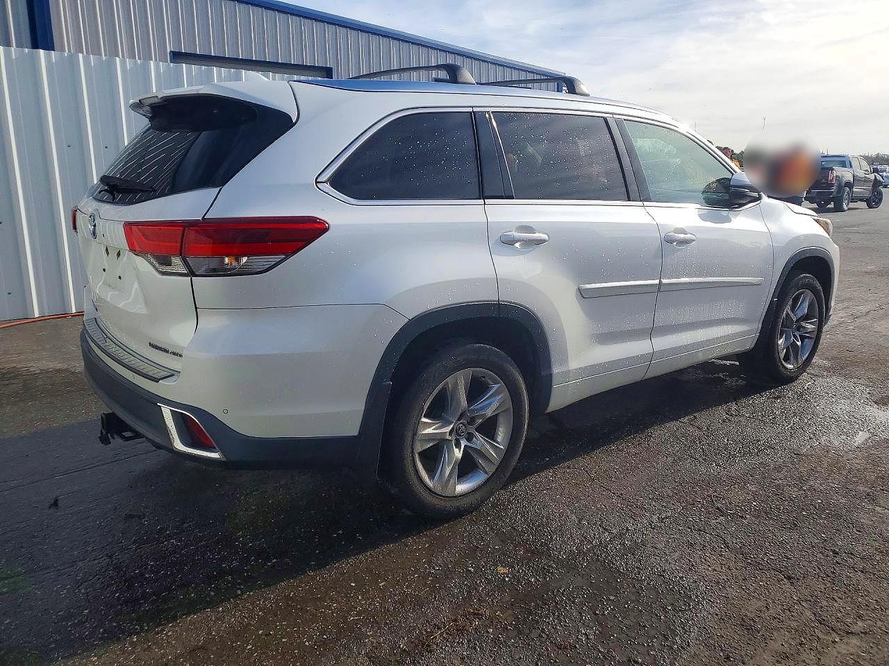 2017 TOYOTA HIGHLANDER