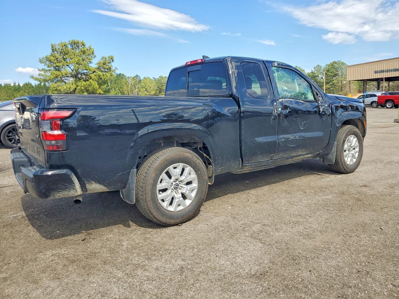 2024 NISSAN Frontier