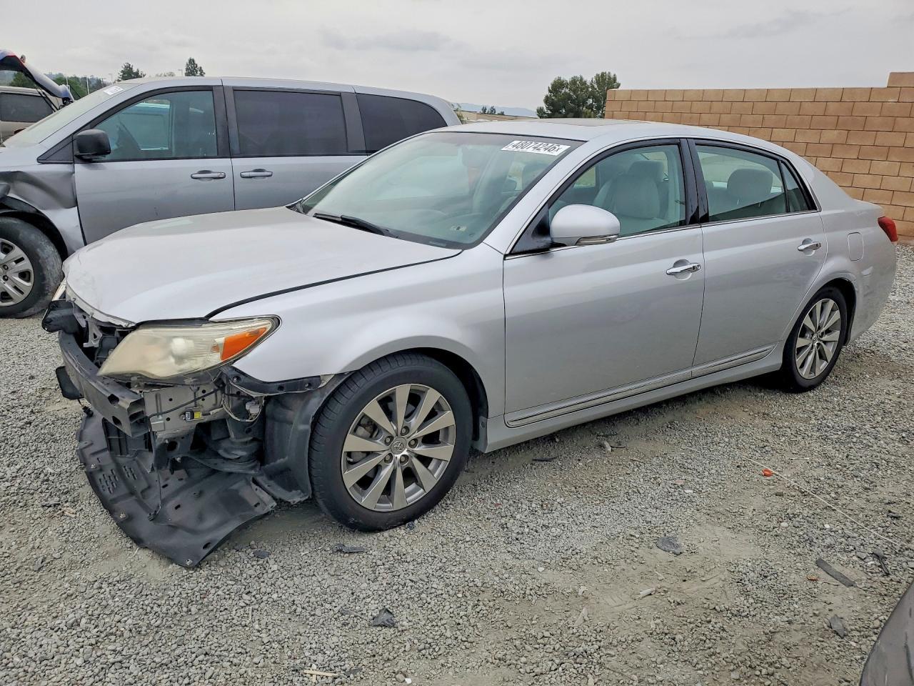 2011 TOYOTA Avalon