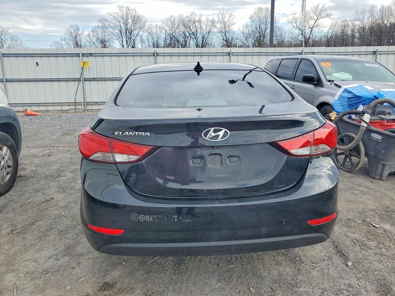 2016 HYUNDAI ELANTRA