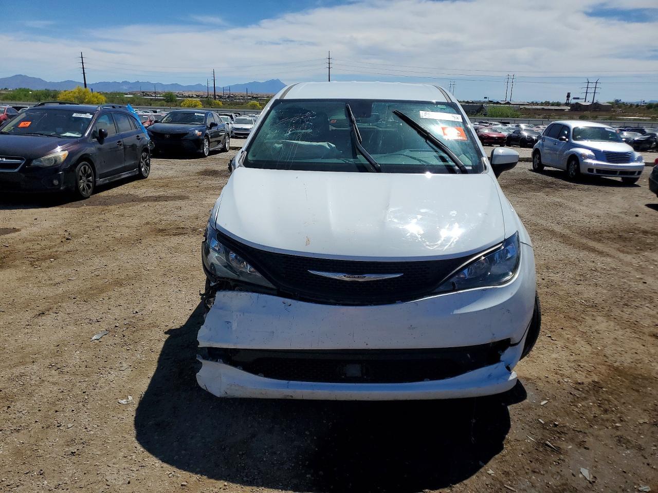 2023 CHRYSLER Voyager